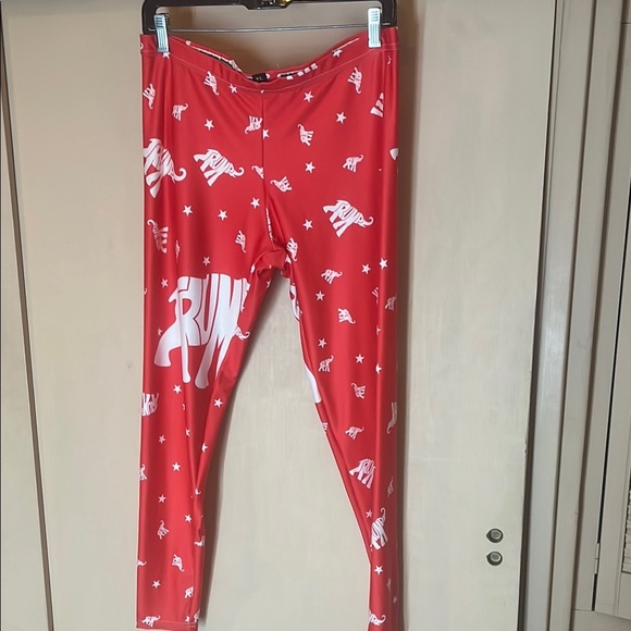Brave New Look TRUMP Red Star & Elephant Leggings preowned size XL - Picture 1 of 8